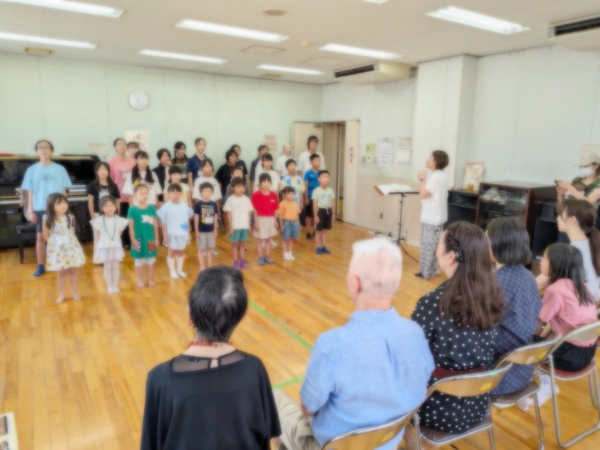 KCC_information's tweet photo. 合唱団と交流のある揚琴演奏家の鄭宇さんが、中国からのお客様ご家族をお連れして見学に来てくださいました♩

国や世代を越えて、音楽を通じた繋がりを感じるひとときとなりました💓遠くからお越しいただき、ありがとうございました😊

また音楽を通してご一緒できる日を団員一同楽しみにしています🎵 https://t.co/XchD40RpmO