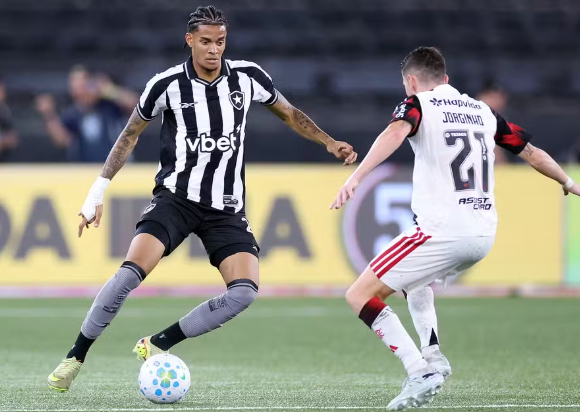 jotapecunha's tweet photo. 🚨🚨São Paulo pagará quase 18M por Newton, o mesmo valor que o Santos pagaria há um ano atrás. Negociação praticamente fechada. Contrato com Newton até 2030. Newton é reforço.
Após isso, São Paulo se concentra em trazer um zagueiro, São Paulo negocia com dois nomes, sem avanço significativo no momento.