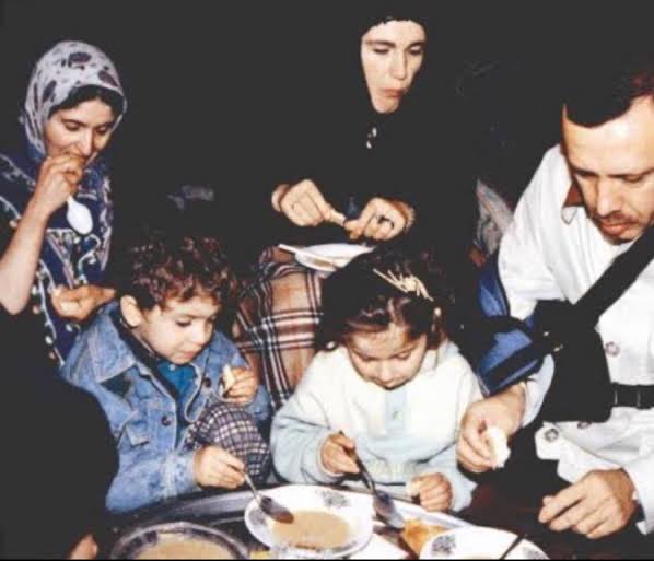 mercan0v's tweet photo. Nereden nereye.. https://t.co/wWo9SsA6Pu