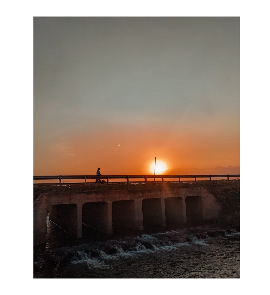 kaawabanga's tweet photo. Finally, my Pixel 4xl bows out!  Took a few beautiful sunsets and horizons 👏🏽 https://t.co/siU426doYw