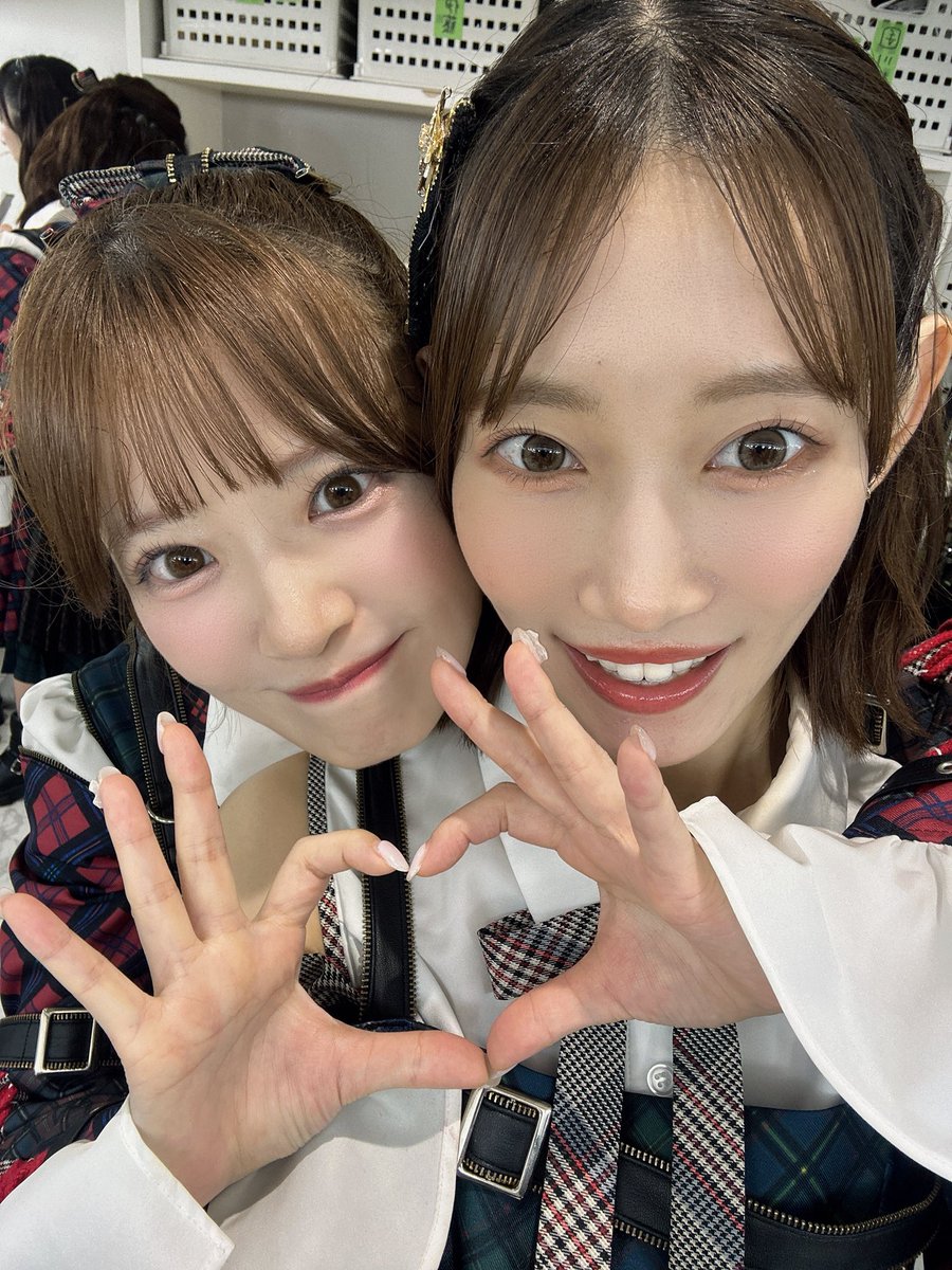 kurooosu_48_16's tweet photo. ここからだ公演お昼も夜も
ありがとうございました！

推しじゃなくても目を合わせてくださる優しい方がたくさんでとてもとても楽しかったです✨
そしてはーちゃんうちわやペンライト、コール、ありがとうございました！🥹💖

先輩後輩同期、満遍なくいて楽しすぎたー！🌻 https://t.co/VJ0o9yPbnE