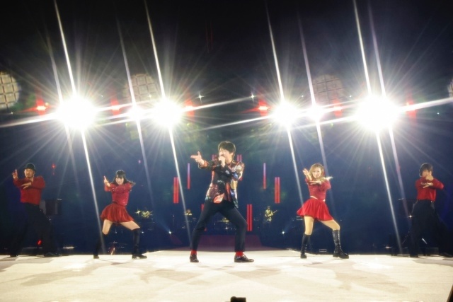 animatetimes's tweet photo. 【#アニサマ 2026】小野大輔さんが14年ぶりに降臨！ 

「まっがーれ↓スペクタクル」「Kiss Kiss Kiss」でエンターテイナーの本領発揮！

https://t.co/MUuj8oBndK https://t.co/Dg9wI3kJJu