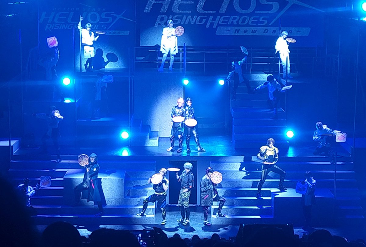 nagitame's tweet photo. リピ特大勝利してうかれ気分で🍕パーティー参加してきました🎸⚡ https://t.co/18eNxpAXPn