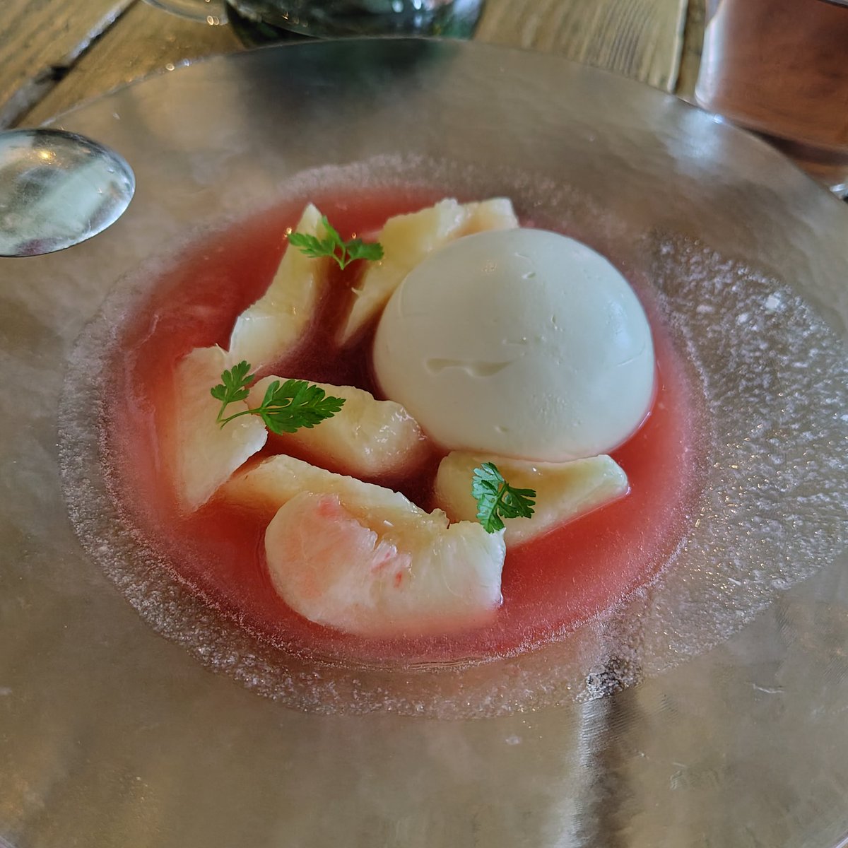 RY1975lb's tweet photo. この夏は出来るだけ桃スイーツを食したい https://t.co/utxQ2UhZbm