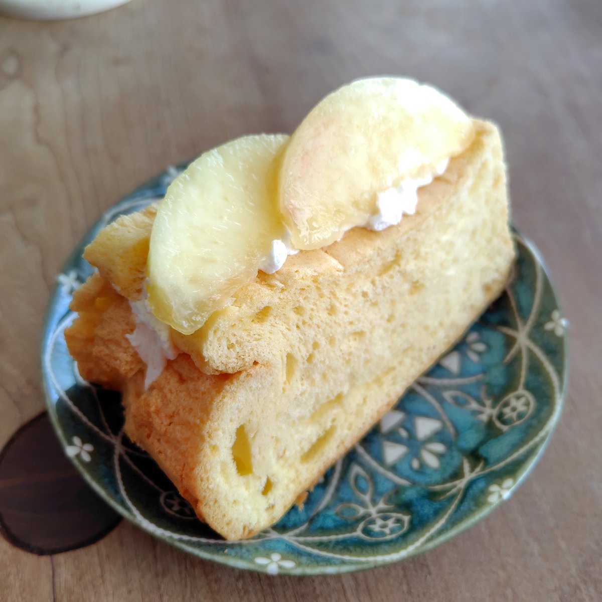 RY1975lb's tweet photo. この夏は出来るだけ桃スイーツを食したい https://t.co/utxQ2UhZbm