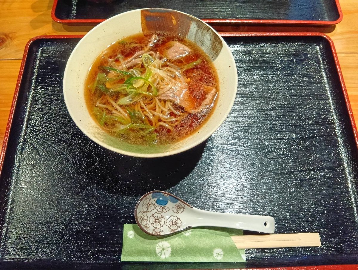 dorami_95's tweet photo. 海と旅館飯！日焼け痛すぎ…皆日焼け対策は思ってる倍で対策してね… https://t.co/z9Pmiykc6T