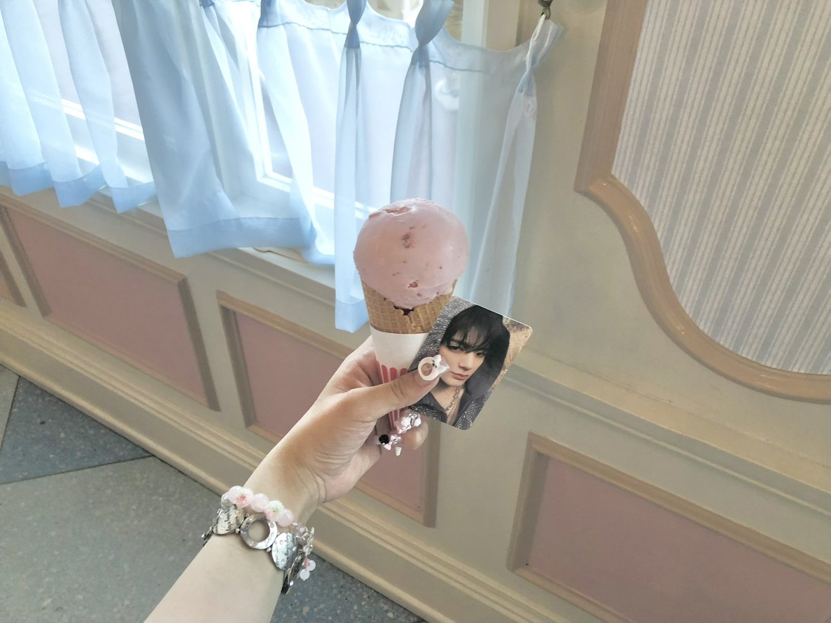 luvluvly237's tweet photo. 夏ディズニー🎼 https://t.co/MUtotNCdh3