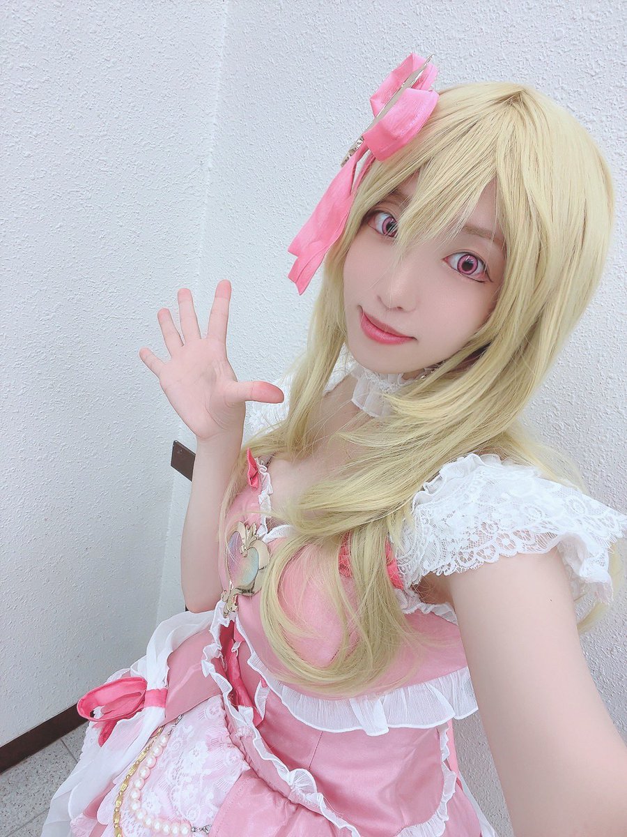 mrn_0131's tweet photo. ＃芸カ35 今回も売り子でいました〜🍓✨
声枯れてて聞こえにくくてすみません...🥲

いちごちゃんコス初めてで新鮮でした.ᐟ.ᐟやっぱりオーロラキスコーデはかわいい.⋆ 𝜗𝜚

たくさんの方とお写真撮らせていただき感謝...🥲♡ 今夜個別に連絡させていただきます〜！ https://t.co/1sCVQOwrgE