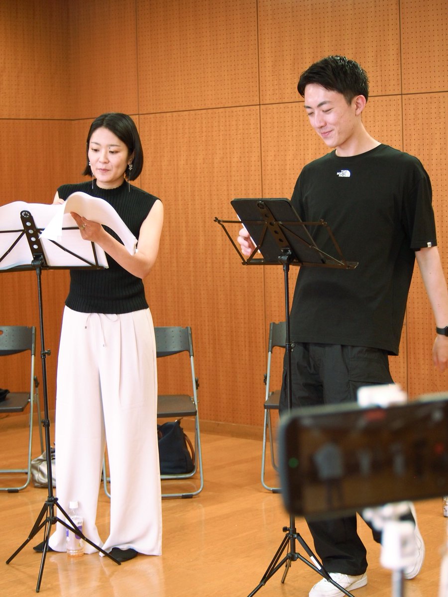 NQ_opera94's tweet photo. 📣あと1週間！

先日、永井みなみさんが稽古場にいらっしゃいました！　 作曲家ご本人とともに作品を深める、充実した時間に。新曲《HOWL》も初めて通し稽古を行いました✨

コンサート当日は、永井さんのトークもお楽しみに！ https://t.co/clmSInFd1N