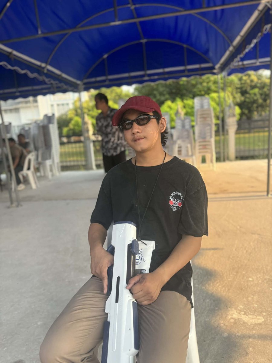 pon189546's tweet photo. @litaeiei คุยด้วยได้ไหม https://t.co/A8ItzEm4ou