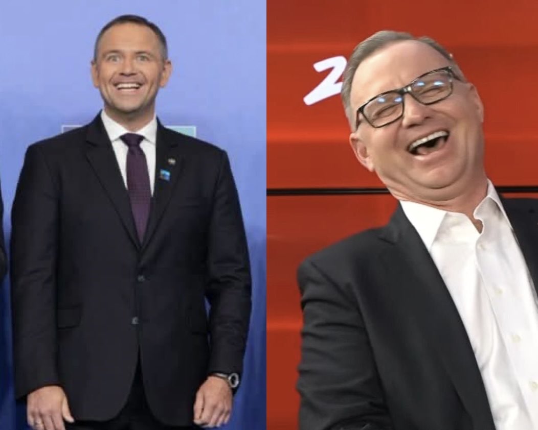 gfkot's tweet photo. Śmiesznie jest udawać prezydenta? 🤷‍♂️ https://t.co/YxxmWycgCn
