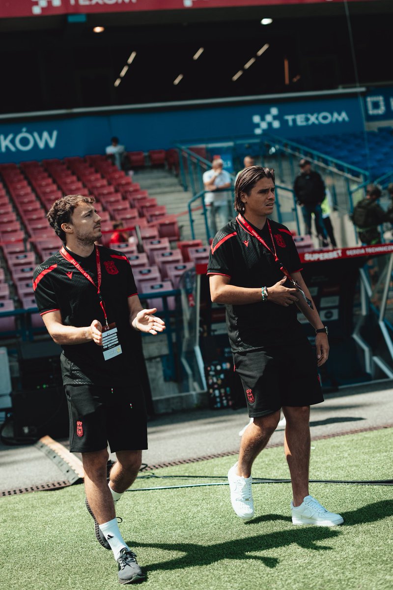 Wrexham_AFC's tweet photo. Stepping into the Synerise ✊

🔴⚪️ #WxmAFC https://t.co/YfmF7sWEOf