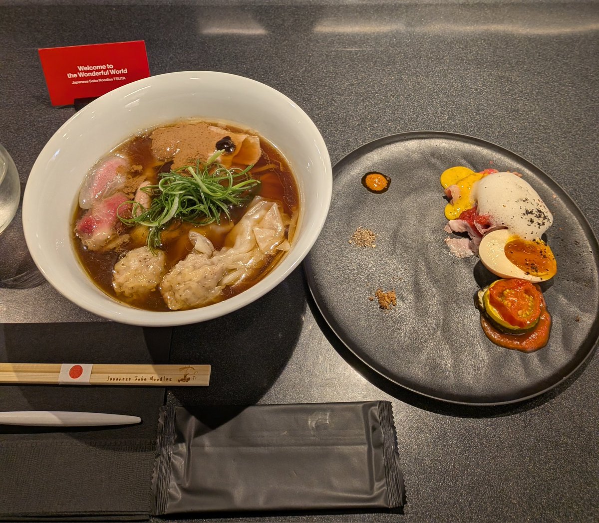 uOcPYvIJmy90866's tweet photo. 【Japanese  Soba  Noodles  蔦】
代々木上原
・特製フォアグラトリュフ雲呑
醤油  Soba
店内は、落ち着いた素敵な空間で接客も素晴らしい！
ラーメンと特製皿は
華やかで美しく、気持ちが高揚し
食べていく順番は自然と引っ張られていきます！
コース料理の様で、普段と違い格別で最高でした✨️ https://t.co/UyQmnjtzvG