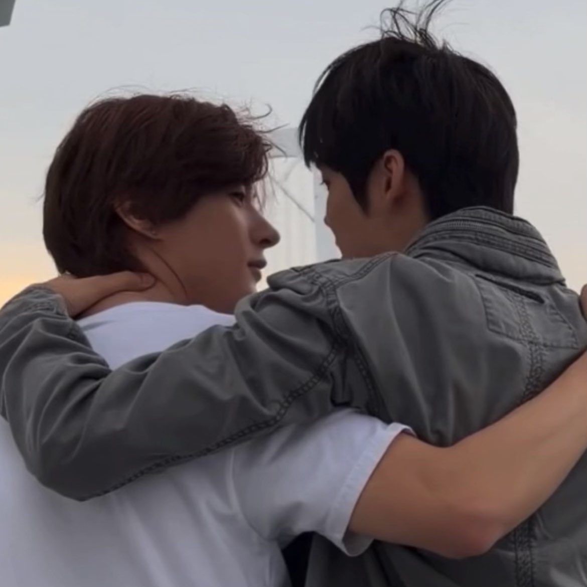 amntonni's tweet photo. ต้นพิ้งชอบเล่นอะไรแบบนี้ https://t.co/kcxGR2IfG1