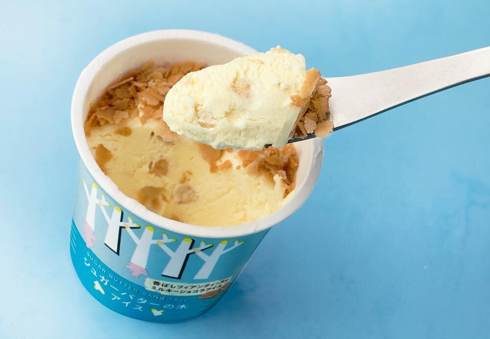 fashionpressnet's tweet photo. 「シュガーバターの木アイス」セブン-イレブン限定で、ミルキーホワイトチョコ×ほんのり塩味の“ごろっと”クッキー - https://t.co/opak9d5Yy3 https://t.co/nP2d5UUOvd