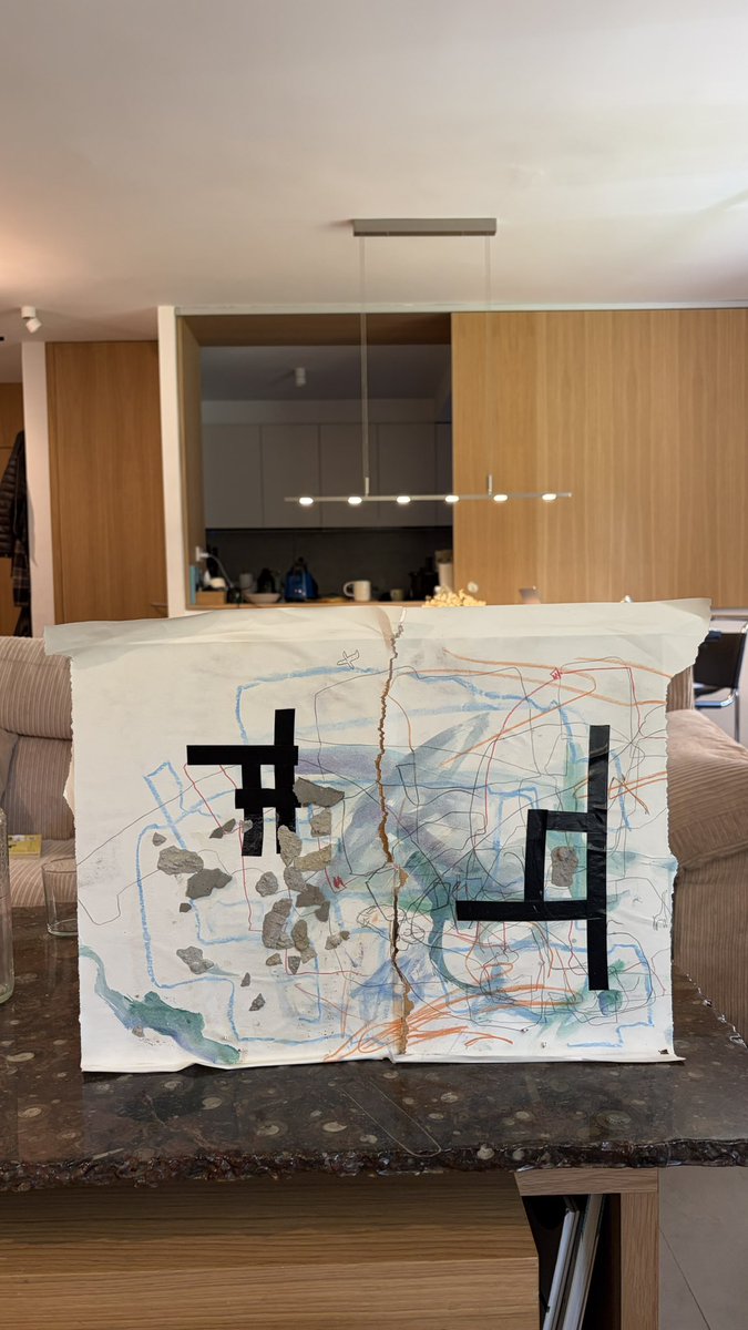 guilm0's tweet photo. @Recuenco En honor a este tuit he llamado a este díptico la fuente de los haters (o el costurón de los güebos). Es una suerte de velo del templo. Gracias https://t.co/37OQ5bjYxg