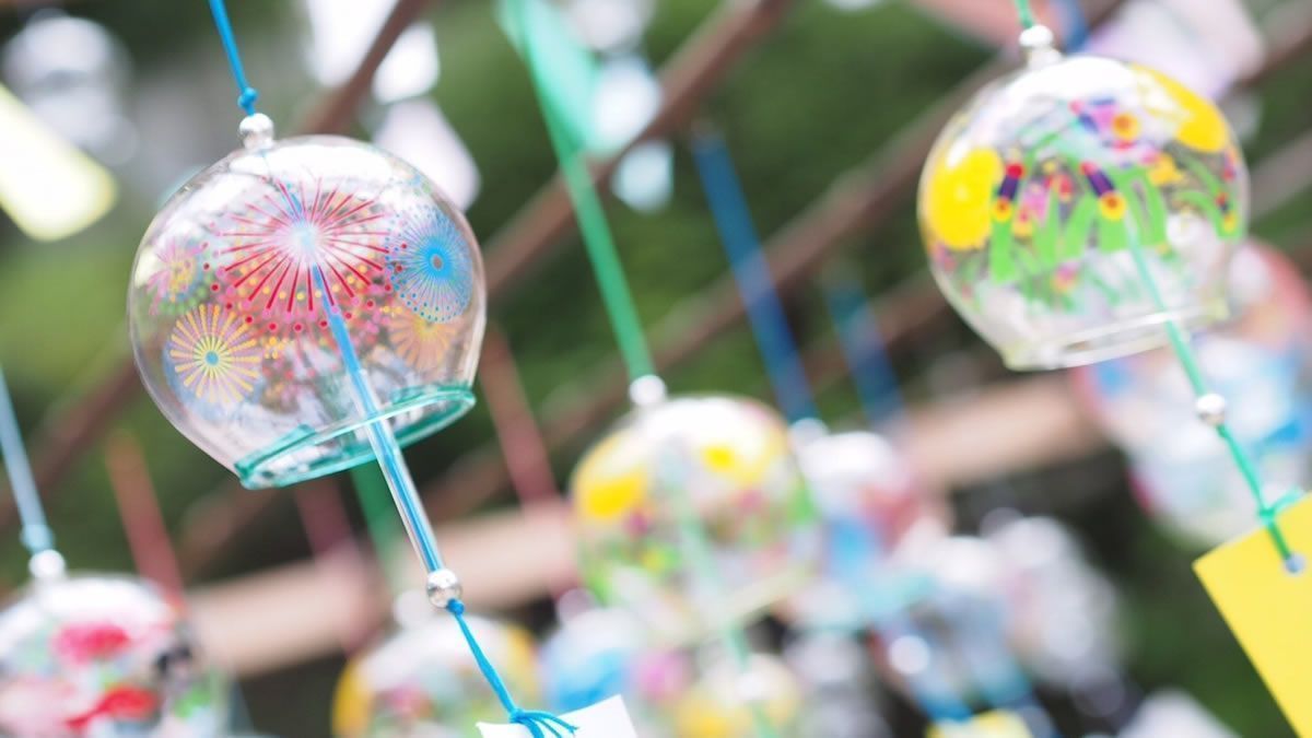 event_checker's tweet photo. 7/26(日)まで
足立区・西新井大師で
「風鈴祭り」開催中🎐

ガラスの澄んだ音色
鉄風鈴の深い響き
職人技が光る風鈴が勢ぞろい 

境内に響く涼やかな音色で
夏のひとときを楽しめます🧊

お気に入りの風鈴探しも◎ 

→ https://t.co/P7iG8kQZop https://t.co/ZMG2j2JD6Y