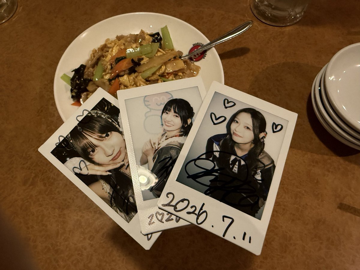 hariichi_1's tweet photo. なっちゃんおめでとう🎉
そしてなっちゃんに乾杯🍻
#里仲菜月 #里仲菜月生誕祭 #熊澤風花 #白岡今日花 https://t.co/9yb0opkDbA
