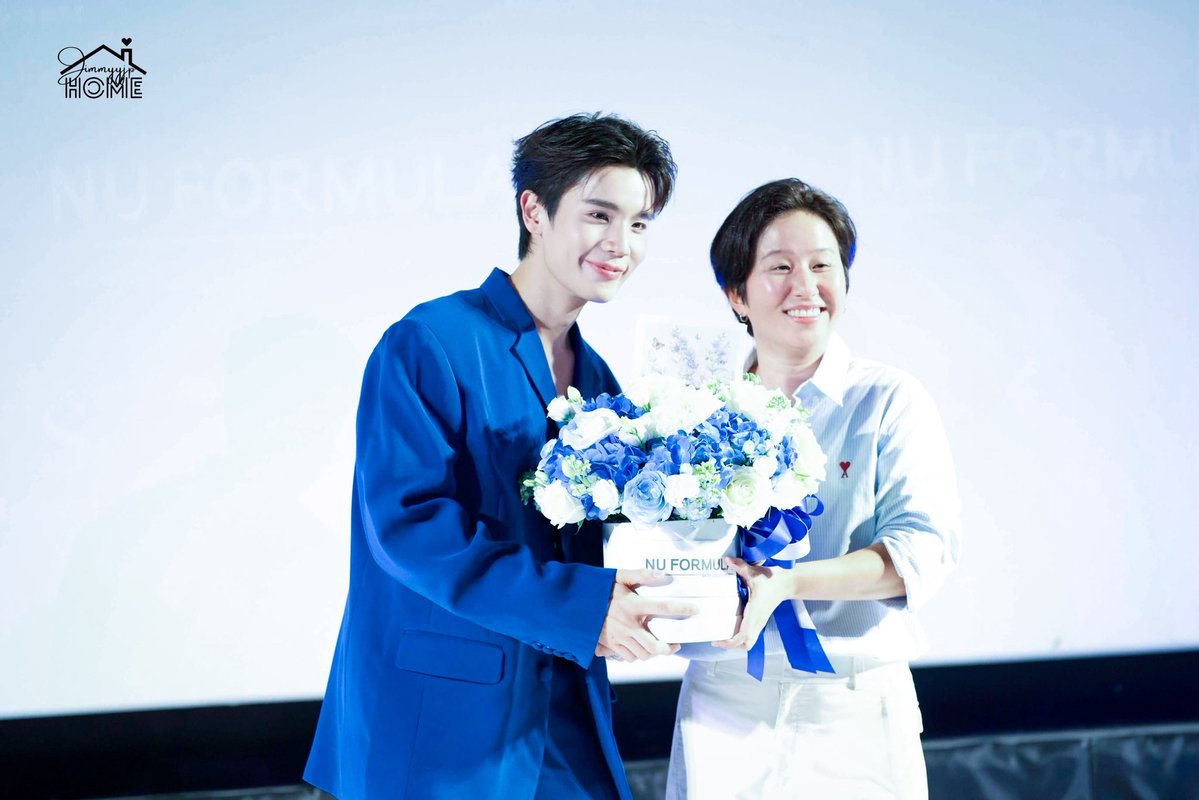 JimmyyjpHome's tweet photo. - 💌 NUFORMULA JIMMY SECRETMOMENT
#JimmyStrongSkinSecretMoment

ขอขอบคุณทาง @NuFormula_TH ที่ให้เกียรติไว้วางใจเลือก“พี่จิมมี่ @jimmyyjp_ ”มาเป็น Derm Buddy  ของแบรนด์ ขอบคุณรักและเอ็นดูเสมอมา พวกเราดีใจและปลื้มใจอย่างยิ่งที่ได้เห็นพี่จิมมี่มีโอกาสร่วมงานกับทางแบรนด์ Nu Formula รวมถึงกิจกรรมที่จัดขึ้นในวันนี้ด้วยนะครับ ในอนาคตอยากเห็นแบบนี้อีกต่อไปเรื่อยๆเลย ขอบคุณอีกครั้งครับ ✨🙇🏼‍♀️🙇🏼‍♂️

ขอบคุณพี่จิมมี่ ในวันนี้ที่ส่งมอบความสุขให้กันอย่างเต็มที่ด้วยครับ ช่วงนี้ทำงานเยอะดูแลรักษาสุขภาพด้วยนะครับ คนเก่งของพวกเรา ✨🥑

ขอบคุณ #งั่มงั่ม #Tiny ผู้โชคดีทั้ง 50 ท่าน ที่ส่งกำลังใจ แชร์โมเมนต์ต่างๆของวันนี้ด้วยนะครับ และก็ขอบคุณทีมหน้าจอที่มาช่วยกันเทรนแฮชแท็กด้วยเช่นกัน ขอฝาก Nu Formula ไว้ในอ้อมอกอ้อมใจ ไปใช้ตามจิมมี่กันเถอะนะ ดีจริง บอกต่อ ✨🫶🏻💜

ขอบคุณสถานที่ ทีมงานทาง Nu Formula ทุกท่านที่คอยดูแล อำนวยความสะดวกต่างๆให้แฟนคลับด้วย พวกเรามีความสุขมากจริงๆวันนี้ ครับ 💙

NUFORMULA JIMMY SECRETMOMENT

#JimmyStrongSkinSecretMoment
#jimmyyjp #Tiny