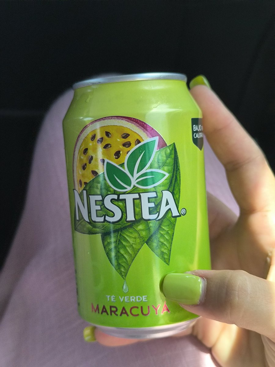 AlbaSabino5's tweet photo. Yo a juego con @nestea_esp patrocinado allá donde vaya... O me pagáis las uñas, o me dais 1 año gratis de Nestea Maracuyá JAJAJAJAJJAA https://t.co/og3w82VKit