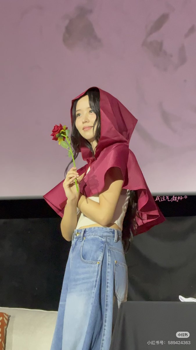 cincina03's tweet photo. 김소현 3시 팬미팅
빨간 망토 소녀 같아서 너무 예뻤어요💖🥰 https://t.co/mq4uiYAMw4
