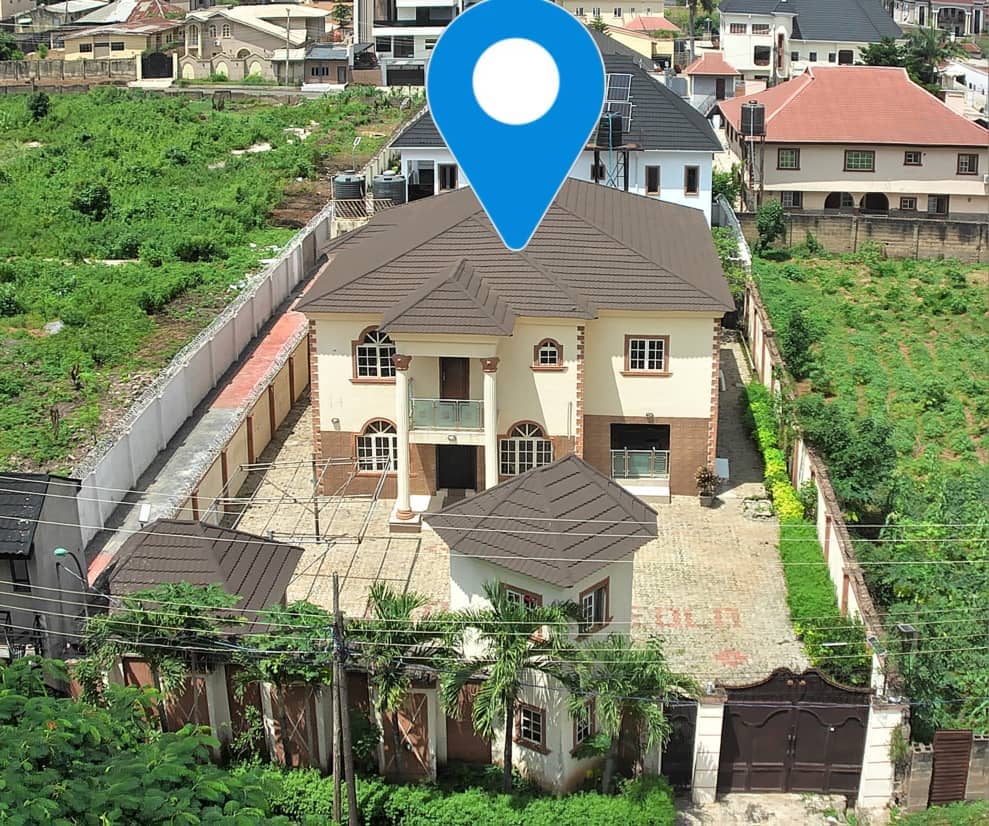 ishiaq21773's tweet photo. Property for sale in ilorin at G R A ilorin πΌxecutive #_6bedroom duplex mosque and security house wit room & parlour BQ sitting on #_2plots of land is available for sale at GRA trinity road, Ilorin .
ππC π π π document,π°π#210milion* serious buyer should DM call or WhatsApp 09130647523