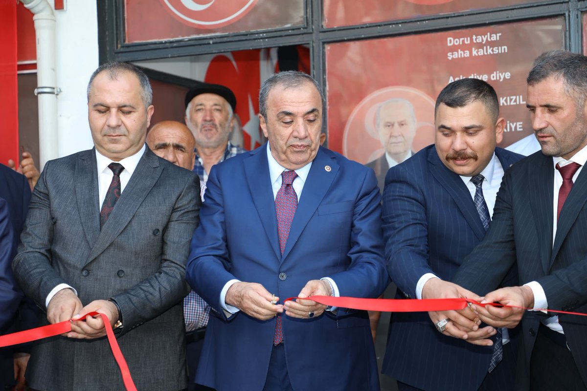 dalyan_abdullah's tweet photo. MHP Ortaköy İlçe Başkanlığımızın yeni hizmet binasının açılışını; Genel Sekreter Yardımcımız ve Çorum Milletvekilimiz Sayın Vahit Kayrıcı, MHP Çorum İl Başkanımız Sayın Mehmet İhsan Çıplak, Ülkü Ocakları Çorum İl Başkanımız Sayın Abdullah Dalyan, Alaca, Dodurga, Osmancık ve Sungurlu Belediye Başkanlarımız, mhp İlçe Başkanlarımız, İl Genel Meclisi Üyelerimiz, belediye başkan yardımcılarımız, belediye meclis üyelerimiz, delegelerimiz, üyelerimiz ve teşkilatımıza gönül vermiş kıymetli Ortaköylü hemşehrilerimizin yoğun katılımlarıyla büyük bir coşku, birlik ve beraberlik ruhu içerisinde gerçekleştirdik.

Yeni hizmet binamızın teşkilatımıza, Ortaköy'ümüze ve davamıza hayırlı olmasını temenni ediyor; bu anlamlı günde bizlerle olan tüm dava arkadaşlarımıza ve kıymetli hemşehrilerimize teşekkür ediyoruz.