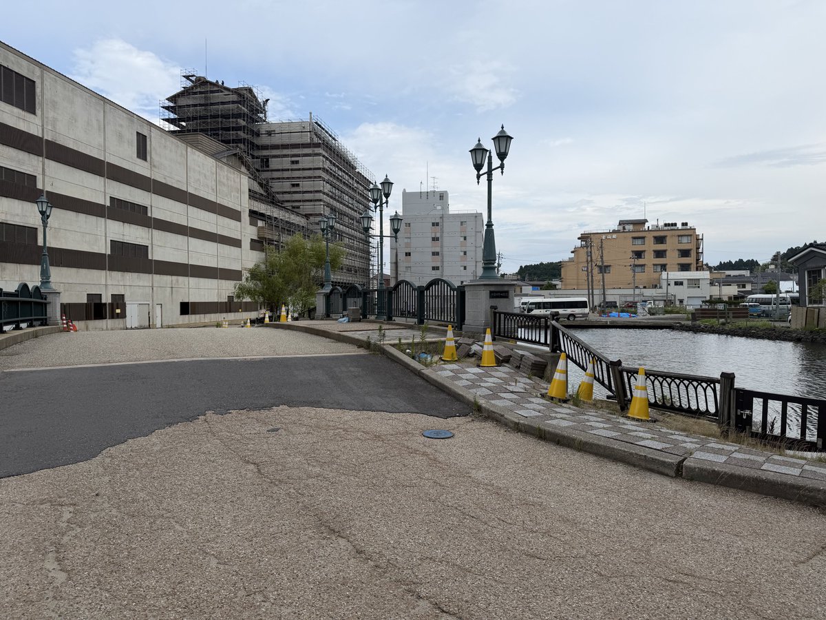 Stare_LINK's tweet photo. 改めて震災の悲惨さも肌身で感じた。
でも同時に宿泊客も徐々に戻ってきているのも感じた。
今回も復興応援の意味も込めて旅行しにきた部分もあるからね https://t.co/KzV0hvk888