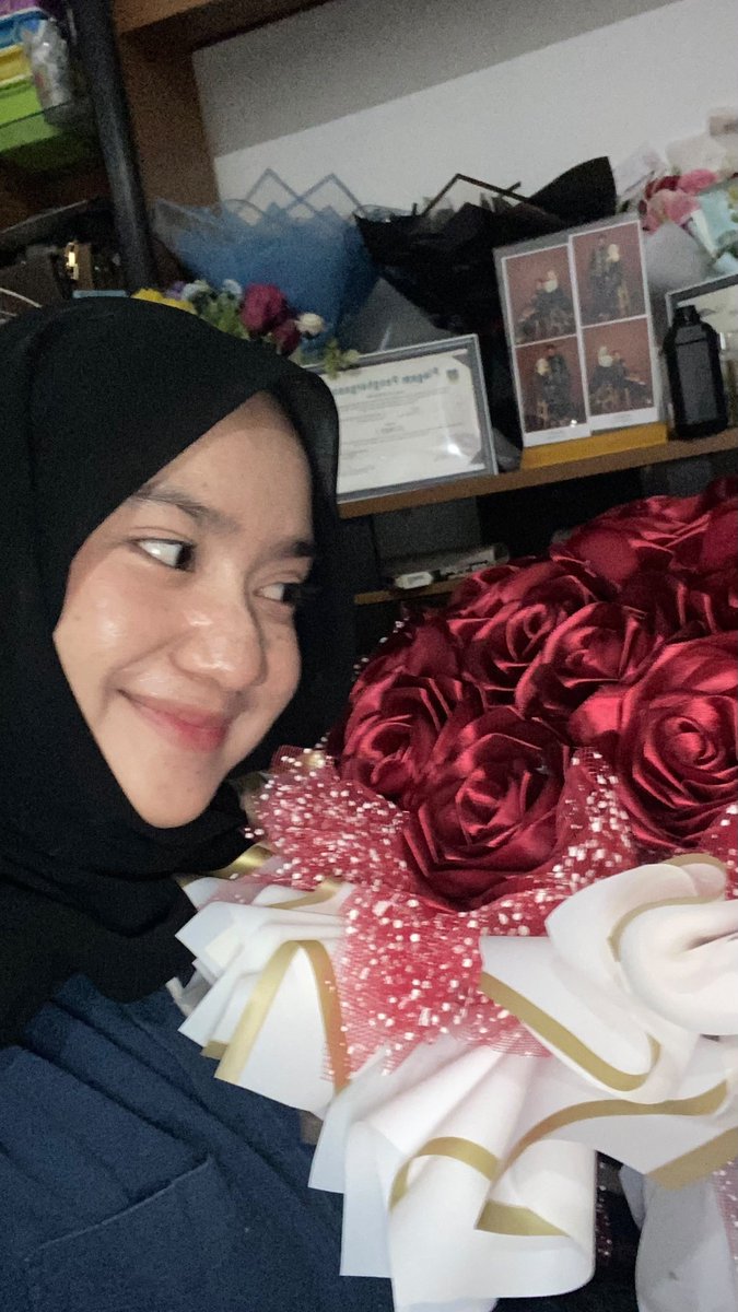shizumatcha's tweet photo. kata mak gue rmh ini tar lg jd sarang tawon https://t.co/YBUz3ycVxA
