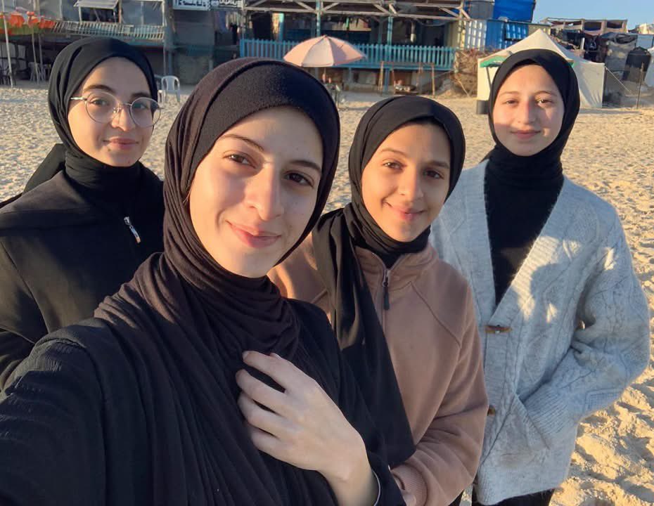 Ros10101's tweet photo. Is*rael killed these four sisters 💔 https://t.co/3sOpDKZG1t