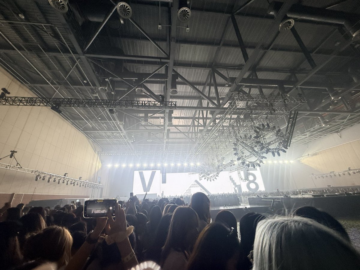 the8_eclipse8's tweet photo. 끝!!!
#V8 https://t.co/PNd7FAXZnf