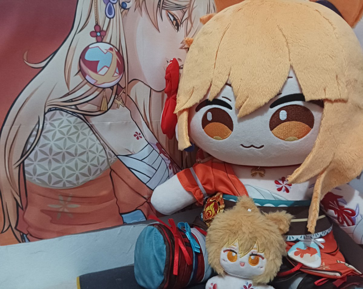 ebimiyau's tweet photo. Nyahello everyone, I want to share my big miya that I recently bought ;3 I also have a #Yoimiya wall filled w my art, arts that my friends gifted to me, and some con merch!!!! 

More miyas to come~ ;D https://t.co/JNPQy6r1MP