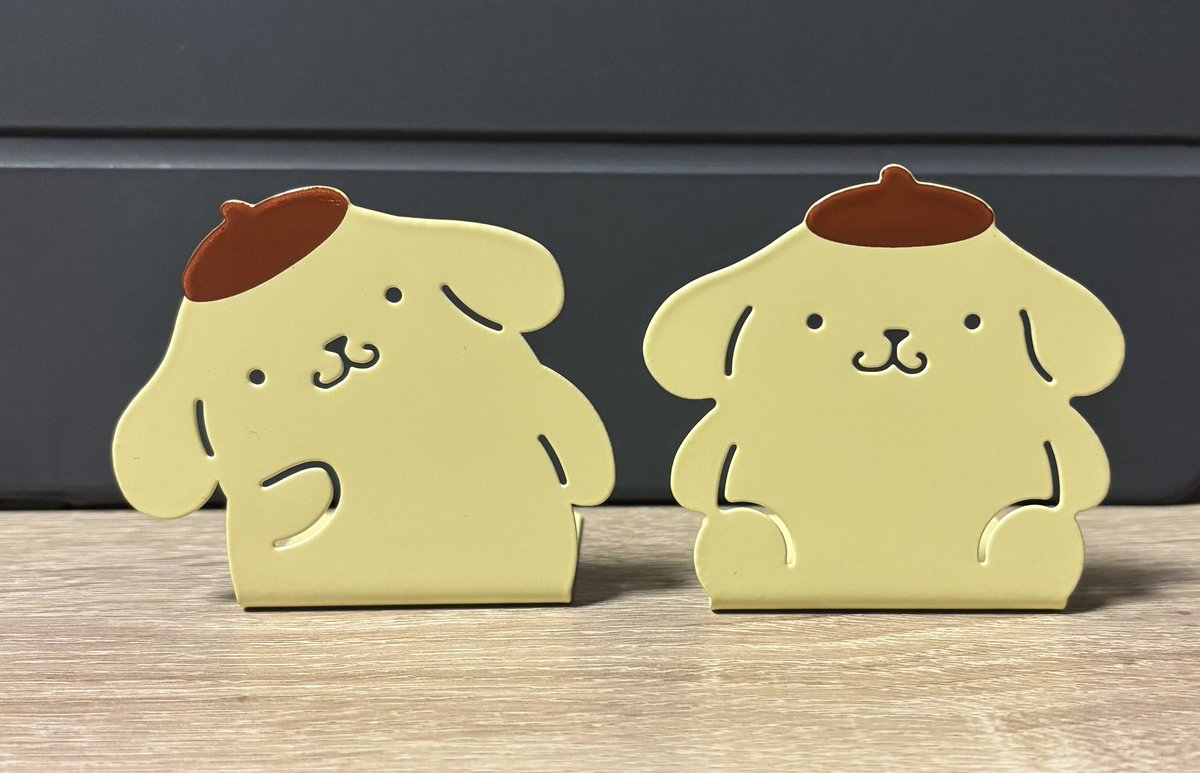 korogarupanda's tweet photo. んでもって、セリアで小さいプリンくんのブックエンド見つけてこちらも購入。
こんなに可愛いのに１個100円て。
物価高の世の中で、ありがたき幸せ
(  i꒳​i )⸜❤︎⸝‍ｱﾘｶﾞﾀｷｼｱﾜｾ…
#Seria
#ポムポムプリン
#ブックエンド https://t.co/5p83WqKbYw