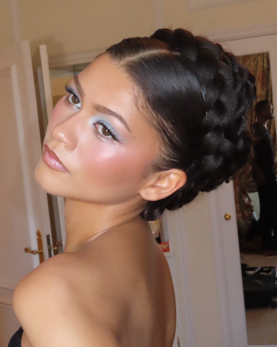 best zendaya pics tweet media