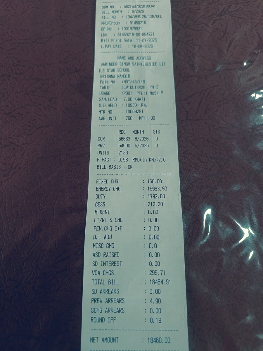 Vari009's tweet photo. @ChhattisgarhCMO @CSPDCLOfficial 

1. A 400 % increase in the #electricitybill of month of June. My avg bill ranges from 4k - 5.5k and receiving INR 18,460 is completed outrageous.

2. My avg units are in range from 300-500 and this month it's 2133 unit.

Kindly inspect it. https://t.co/cBZvUB2RrS