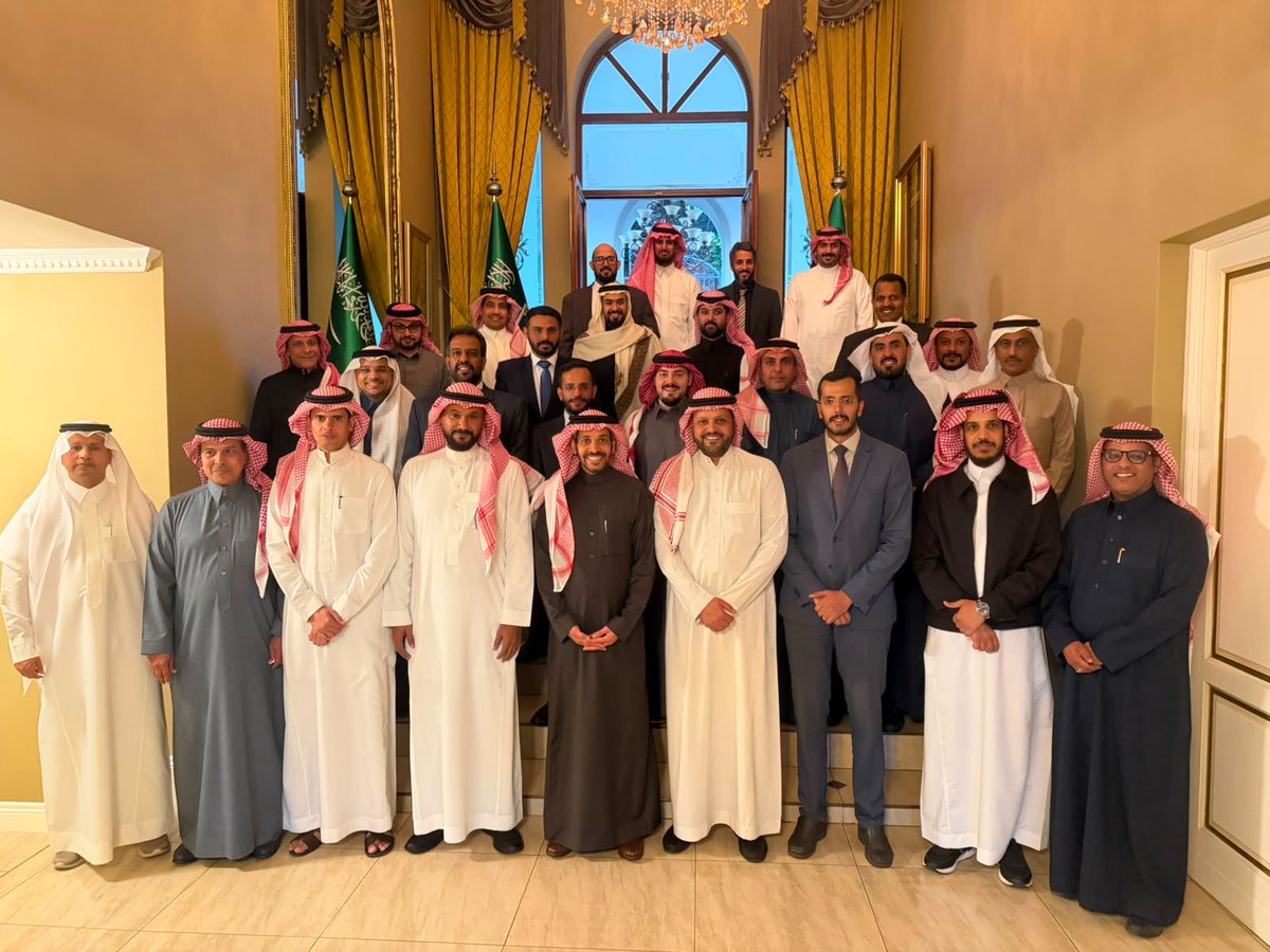 KSAembassyza's tweet photo. أقام سعادة السفير/ فيصل بن فلاح الحربي، حفل غداء في البيت السعودي احتفاءً بعدد من الزملاء الذين انتهت فترة إيفادهم لدى السفارة في جمهورية جنوب أفريقيا.
وبهذه المناسبة أثنى سعادة السفير على الزملاء المنقولين مشيداً بإخلاصهم وتفانيهم في أداء مهامهم، وتمنى لهم دوام التوفيق في مسيرتهم العملية القادمة.