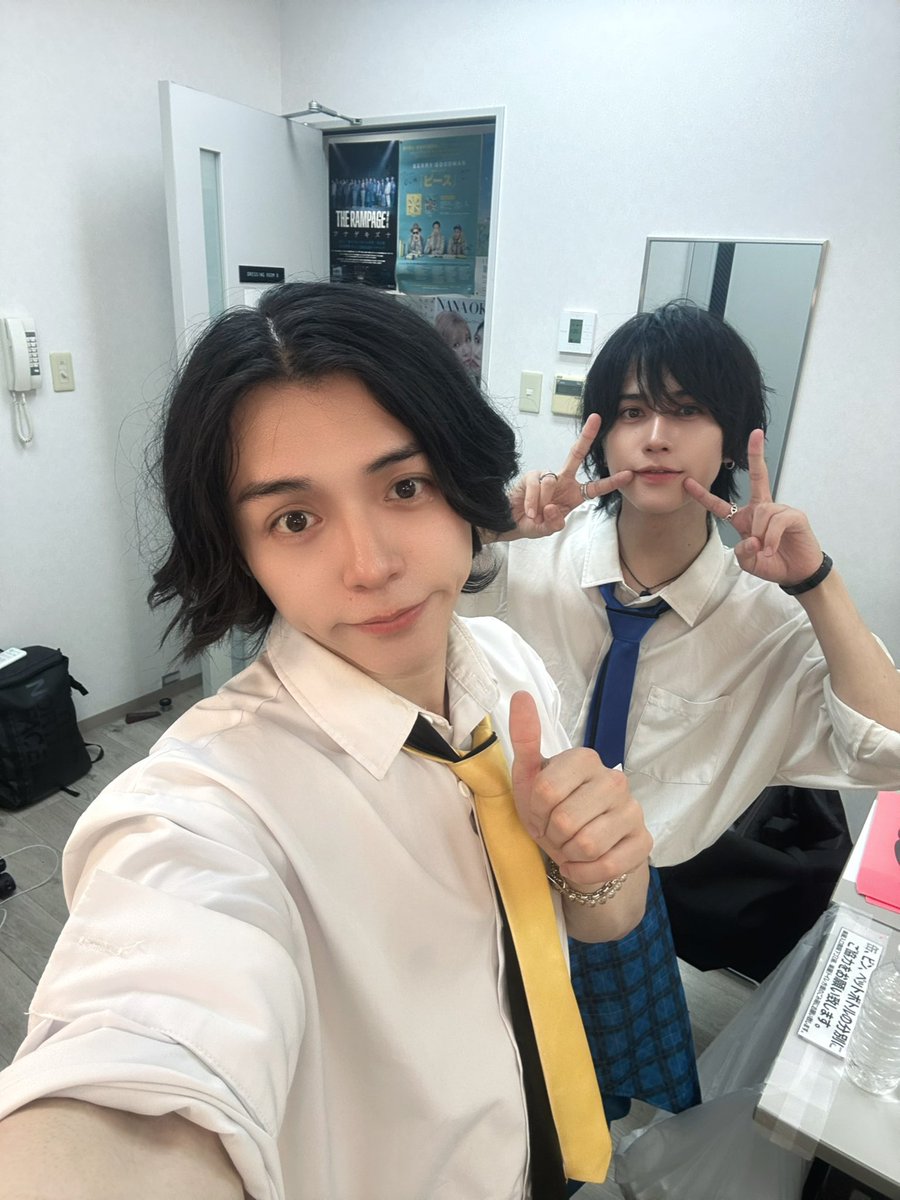 2kasa_TYRIZ's tweet photo. 本日は初めて遠征でした
遠いのにいつも応援しにきてくれるみんなもきてくれた時本当嬉しかったし安心の気持ちでいつも以上にパフォできた気がします！
でも熱中症なっちゃったからみんな今年の夏はまじ気をつけてね！
あとサブウェイのお持ち帰りの一番いい方法はこれだね
また東京で会おうね！ https://t.co/Vk47XybuSF