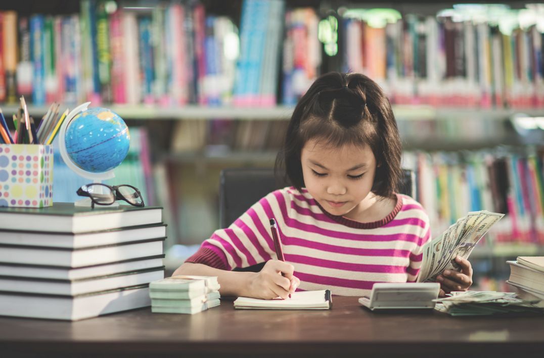 EveryLibrary's tweet photo. "From Salt Lake City to London, libraries are adopting fine-free policies. 
Check out all of the libraries in the world that have made the transition so far!" https://t.co/3FUrAuz4UK 
#Library #Libraries #Services #Resources #NoLateFees #FineFreePolicies #Policies https://t.co/zO0SsONv6x