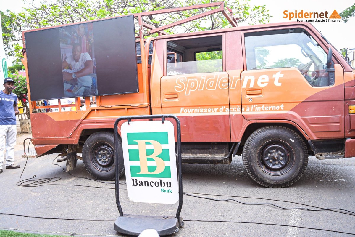 Sir_Umuhirwaa2's tweet photo. @Spidernetbdi257 5/ #Spidernet ikaba yagiranye amasezerano na Bancobu inoti kugira baborohereze mu kugura ama forfaits internet 🤗.
Hejuru yivyo, @Spidernetbdi257 iripfuza kugira amasezerano na Bancobu kugira ibafashe kugura ama bouquets IPTV mworohewe. ☺️ https://t.co/GFe74fssXr