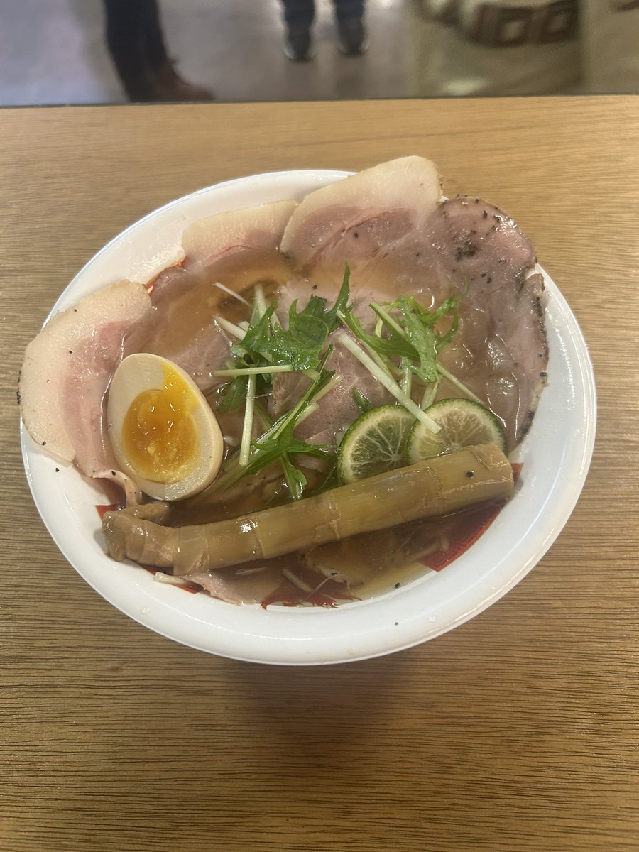 kurobane293's tweet photo. プルーストロールの限定味・紅茶と白桃、ドライシャウエッセン、そして試合後に負けたからではないけど、優光の冷やし貝出汁醤油ラーメンプレミアム（ネギ抜き）。今日も良く食べた！（胃袋小さくなったなぁ…） https://t.co/8S5T9MdpcX