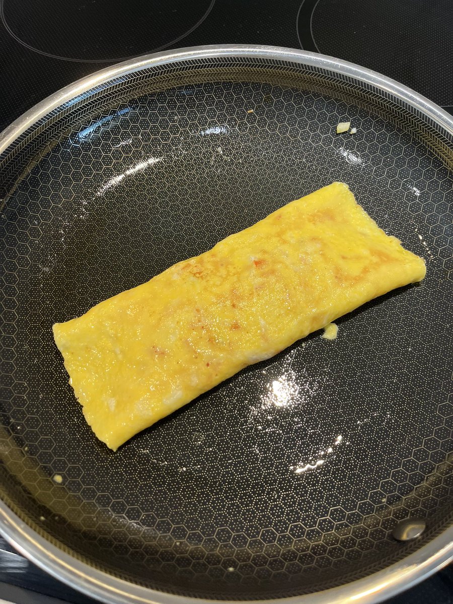 datboicracked's tweet photo. Omeletes for breakfast https://t.co/9dXxKFTHbf
