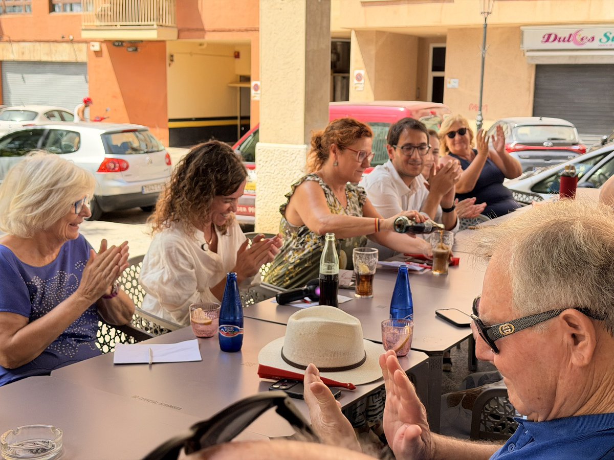 Iagonegue's tweet photo. Després del matí al carrer, hem compartit un cafè amb els companys i les companyes de @Palmaeixample 

Una estona per conversar, escoltar-nos i continuar sumant idees i il·lusió per seguir construint el millor projecte per a Palma.

🌹 Palma la feim entre tots i totes. https://t.co/SLOd324h4b