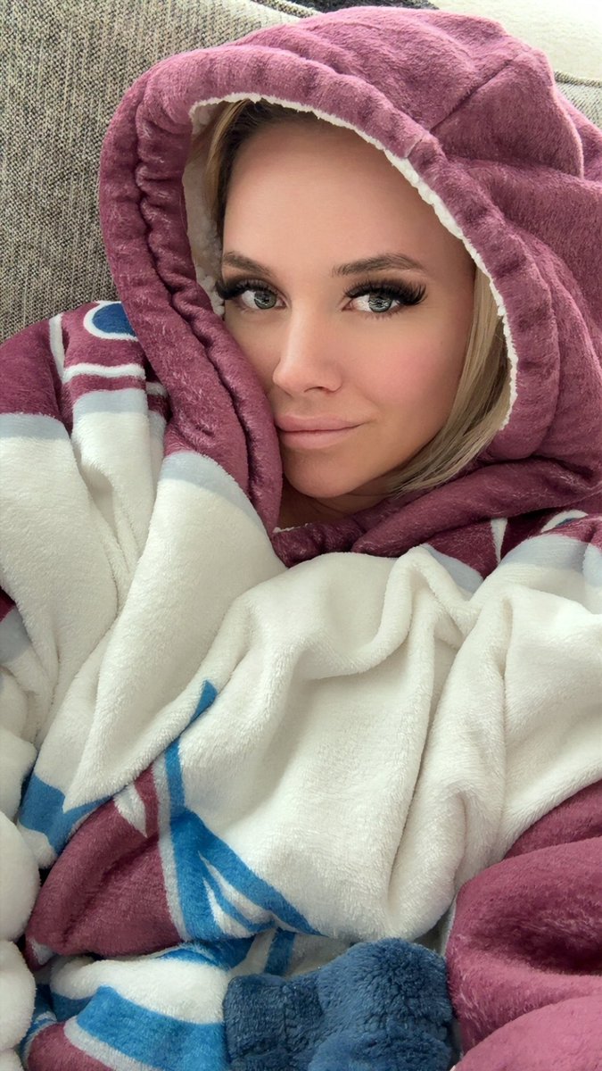 AlexisMonr0e's tweet photo. Good Morning, And I hope you all have a great day today https://t.co/MqVLTjTJWU