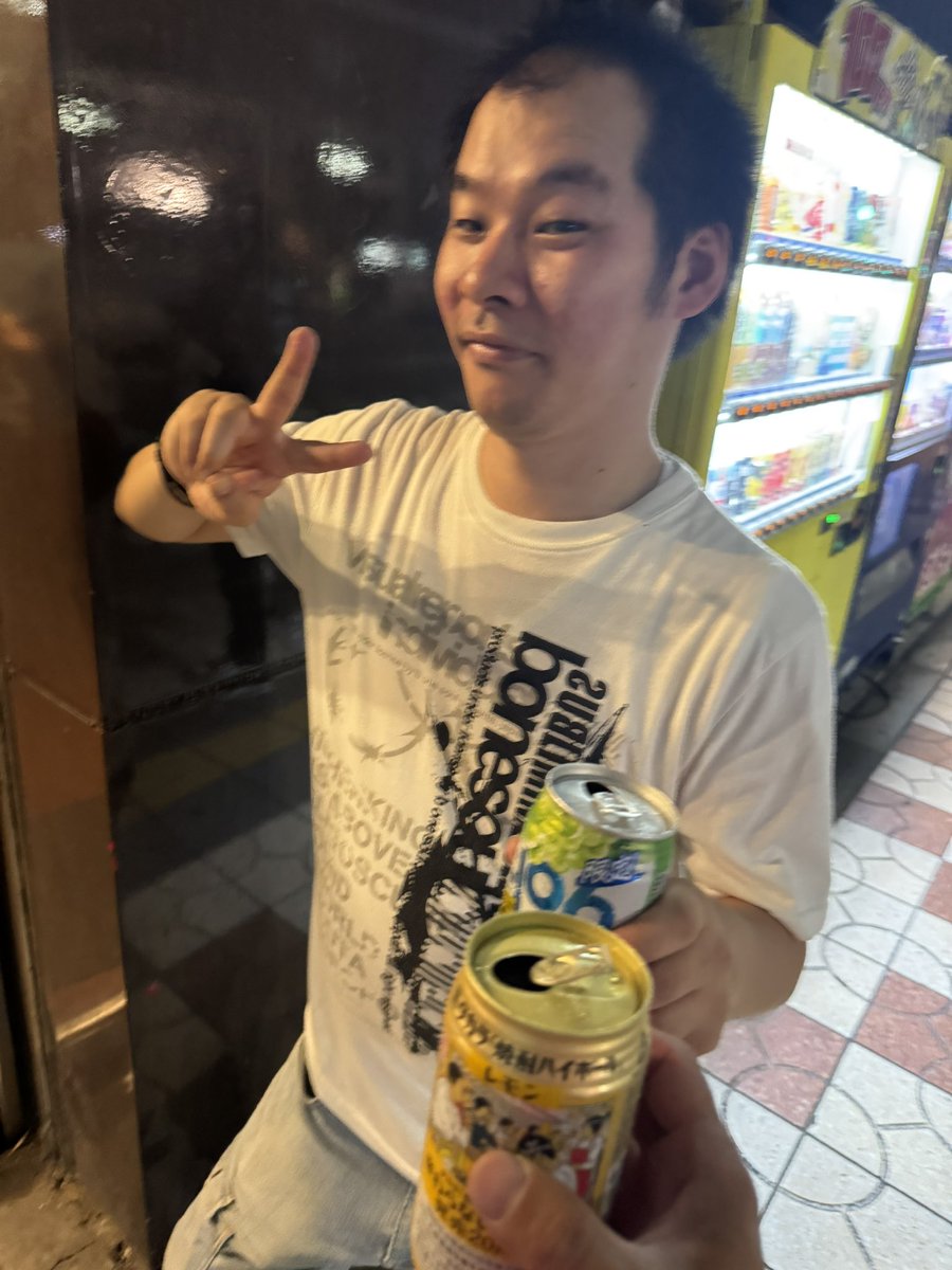 hyperviyon's tweet photo. 今日は競艇に負けまして完全在宅となりました(>人<;)
ギターの練習とかして過ごしてます🎸
※画像は昨夜のものです(楽しかった🫶)
#SquallLine
#神楽まつり
#まつり型ウイルス感染中 https://t.co/DHOKRnHkxk
