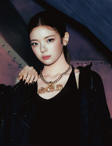 AboutMusicYT's tweet photo. ITZY's Lia and Erling Haaland were born on the same day, July 21st, 2000. https://t.co/qm2T8OQf2D