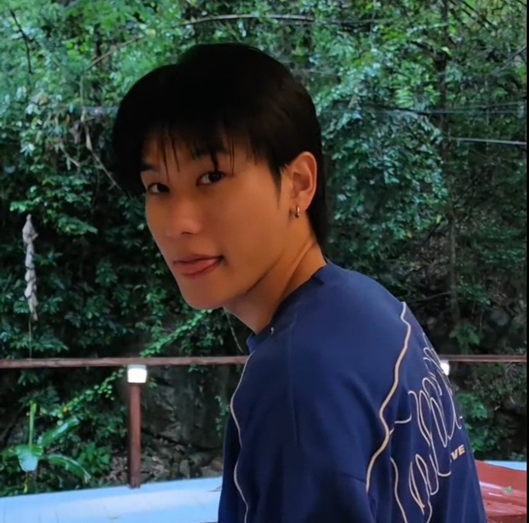 sweetiesame's tweet photo. และนี่คือสิ่งที่พิทยา เห็นอยู่ทุกวัน เห็นทุกเช้า กลางวัน เย็น ก่อนนอน นี่คือยิ้มที่พิทยาเป็นเจ้าของ ผ่านเลนส์กล้องยังไงให้ได้แบบนี้ ข้อเดียวเลยค่อคนถ่ายต้องชื่อต้าห์อู๋  วาสนาอ่ะน้ออออออ โอ้ยยยยยยยยยยย 

#ต้าห์อู๋ออฟโรด https://t.co/ILgLQDnH6O