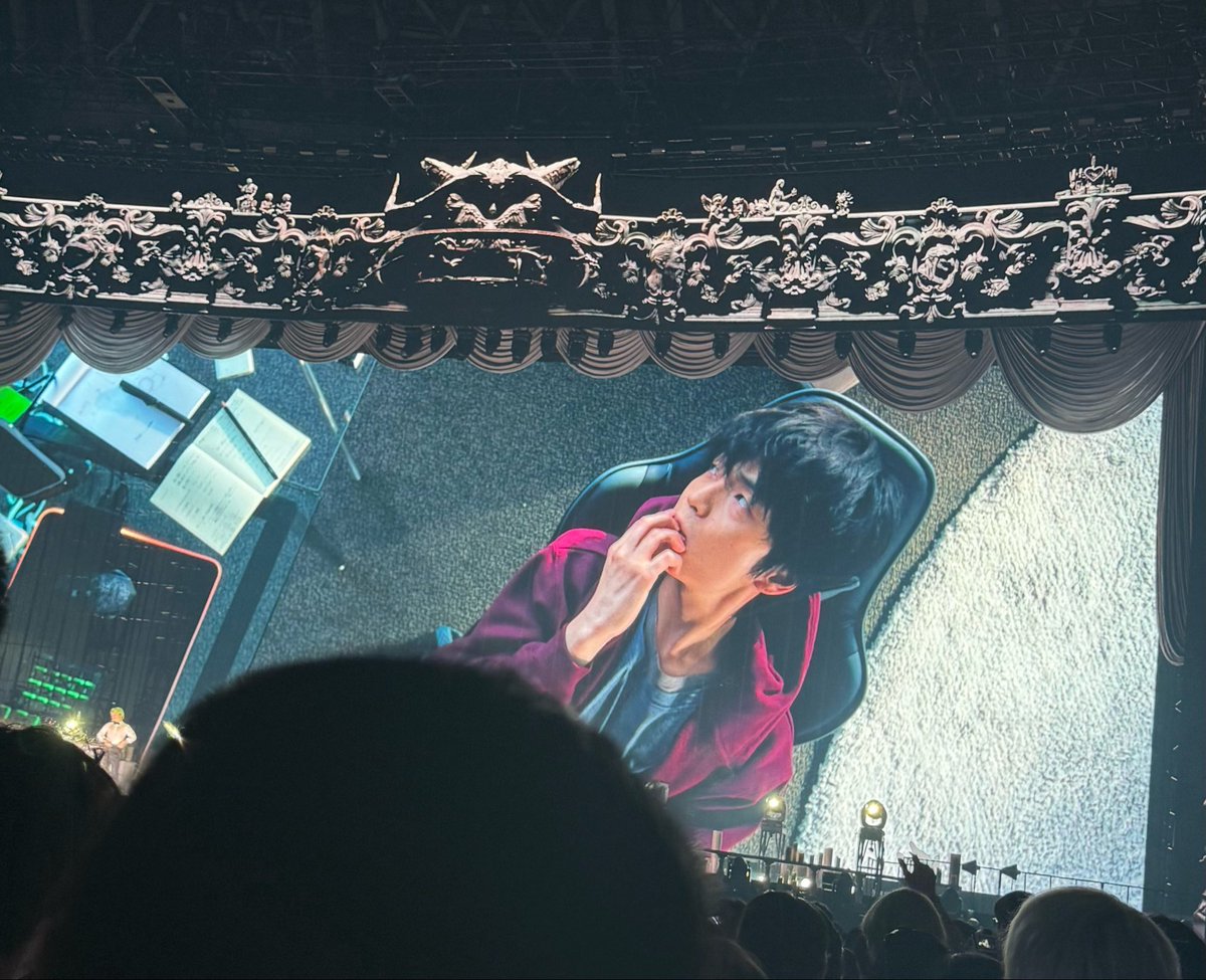 l0ver__338o's tweet photo. Witchで大喜びしてたら天音くん出てきて大興奮
大好きなセカオワと大好きな岡山天音の共演が見られるなんて😭😭😭
Witchの写真撮った方どんなでもいいから共有していただきたいです🥺🥺🥺🥺

自分ではこれが限界...(他はブレブレ)
 #THECINEMAネタバレ
 #SEKAINOOWARI
 #Witch 
 #岡山天音 https://t.co/Zr3suwYlvi