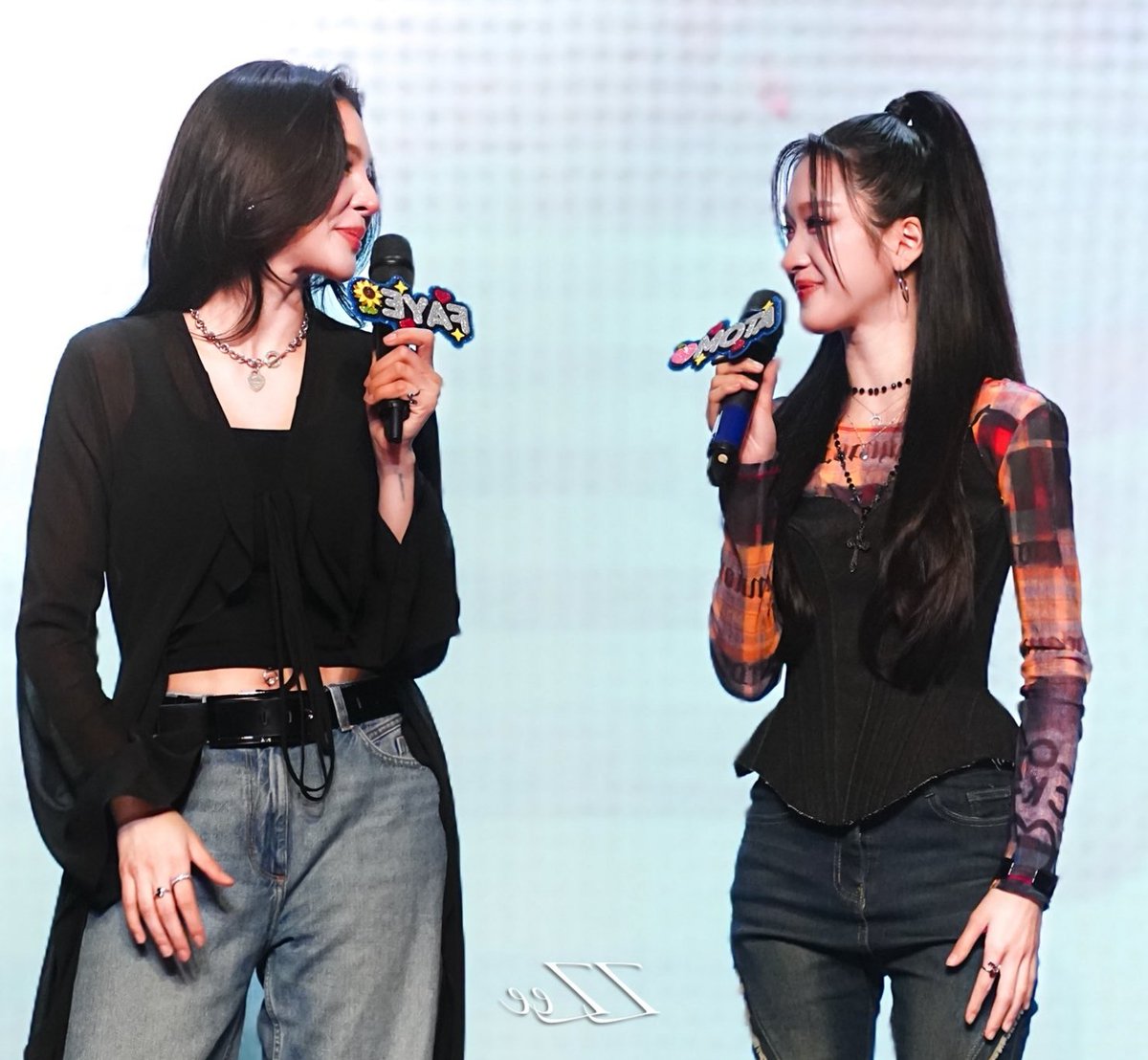 im_myouison2's tweet photo. "I chose you."                     "I chose myself 
                                                         for you." 

Goodness, Atom is not even trying to deny anything, she's been loud since day 1 😂

FAYEATOM VIETNAM FANMEET 
#FayeAtom1stFMinHCMC https://t.co/KY2uqSgwp3