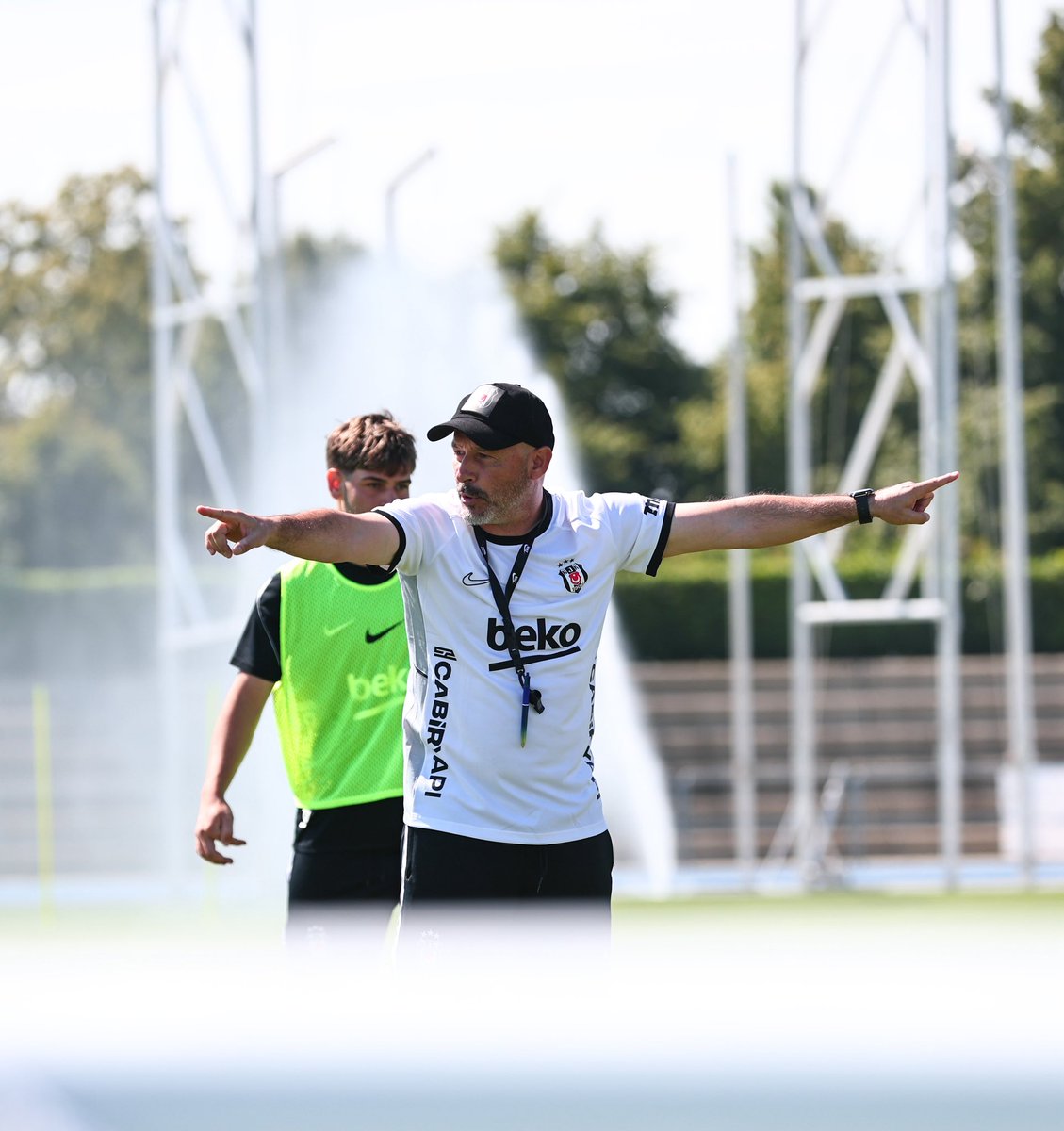 Besiktas's tweet photo. Hazırlıklarımız devam ediyor. 🦅 https://t.co/XY5vG3TVnm