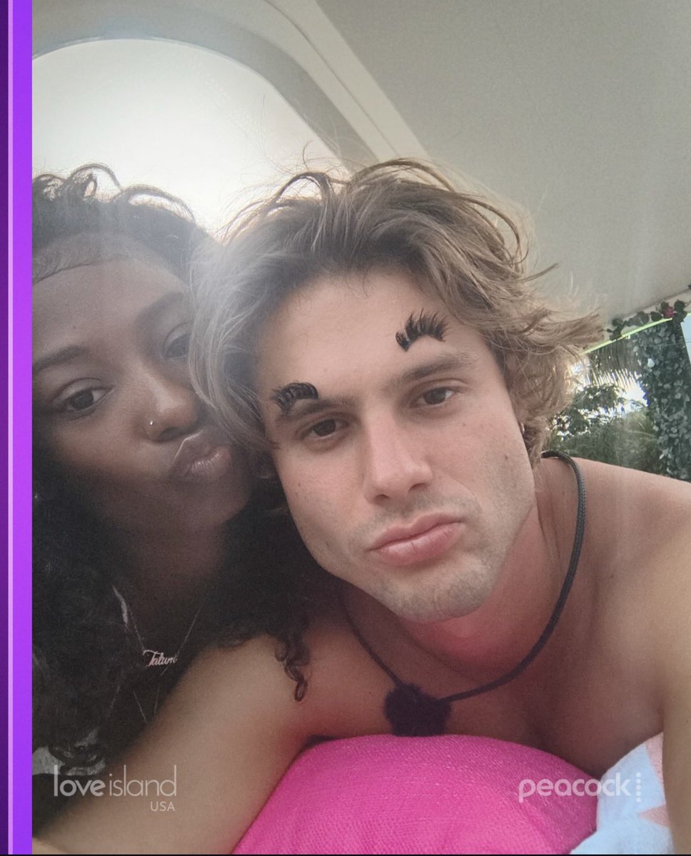 lma_0oo's tweet photo. As we speak they have already filmed the finale and chose winners, Trinity and Bryce already have their phones 😭, we love you guys if u see this 💖💖💖 https://t.co/qQKApPlf8m